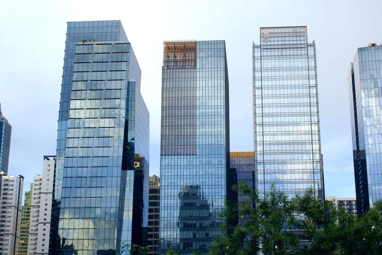 Model Maxalt Opt: office towers in a financial district